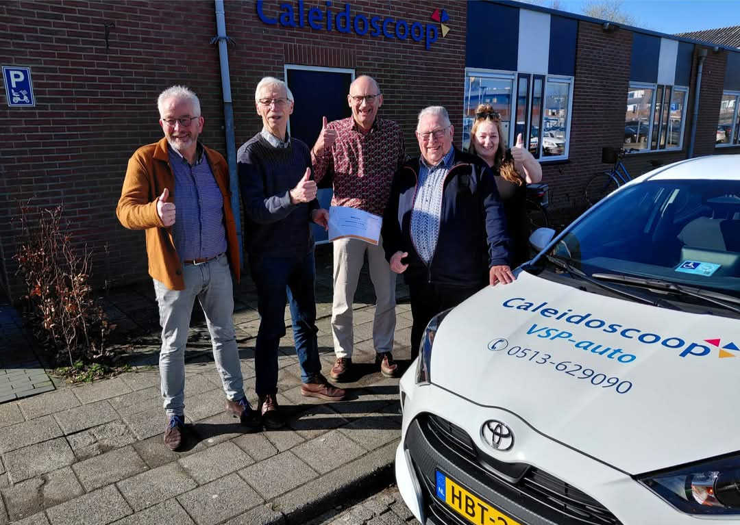 260225 Caleidoscoop Foto Overhandiging Donatie