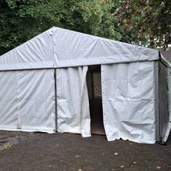 daar staat de tent
